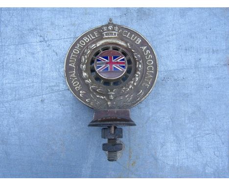"Royal Automobile Club Associate" Badge Mo. B1605, some chipping to enamel 
