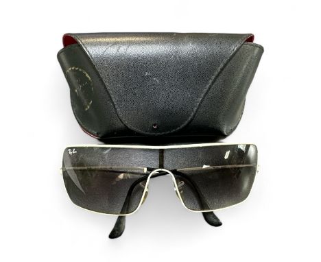 Ray-Ban, vintage pair of white framed Ray-Ban RB3251 032/8G, with case. Average condition. 