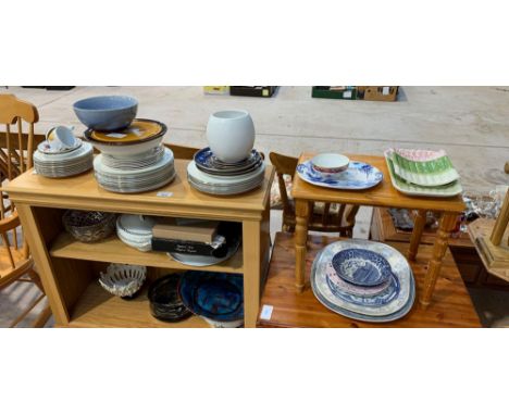 Selection of mixed china mainly plates, dishes &amp; part tea service to include Royal Worcester &amp; Wedgwood. Viewing/coll