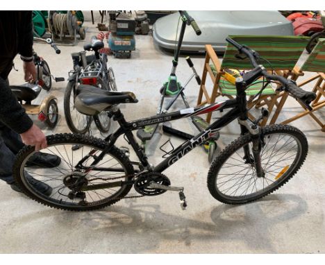 Giant Boulder FS mens bicycle. Viewing/collection at West Woodlands BA11 5ES. Payment at Standerwick BA11 2QB. No booking req
