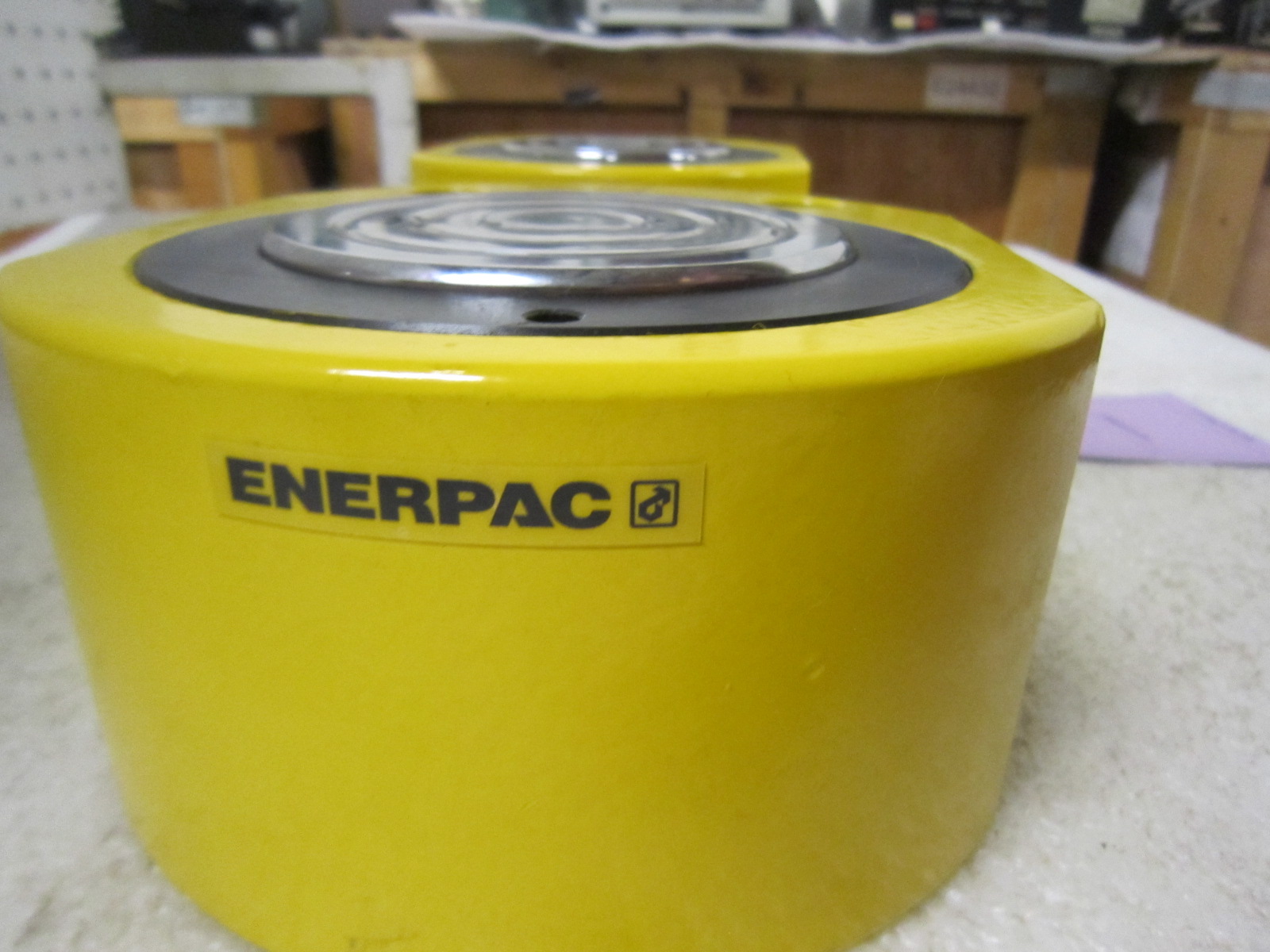 Lot of 2 (2 units) Enerpac RSM1000 100 Ton Hydraulic Jacks pancake