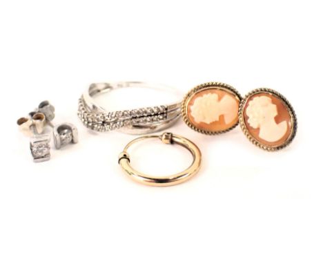 A group of assorted jewellery, comprising a pair of 9ct gold cameo stud earrings, a 9ct gold hoop earring, a pair of 9ct whit
