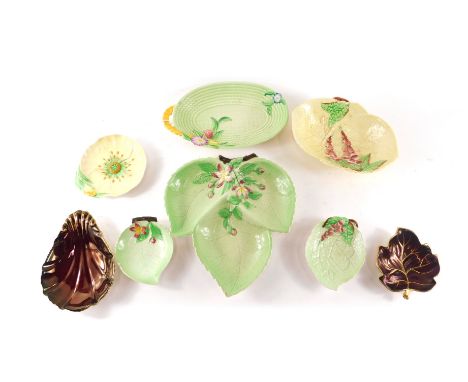 A quantity of Carltonware leaf moulded items, to include an hors d'oeuvres dish, Rouge Royale dishes, etc. 