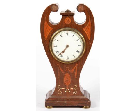 AN INLAID OAK MANTEL TIMEPIECE, THE FRENCH MOVEMENT WITH ENAMEL DIAL, 28CM H, C1900