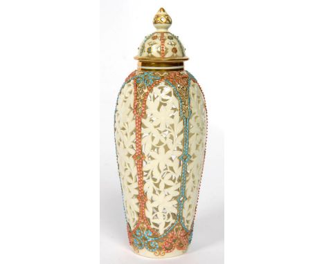 A GRAINGER WORCESTER RETICULATED VASE AND COVER, WITH JEWELLED DECORATION AND GILT, 21CM H, PRINTED SHIELD, C1880