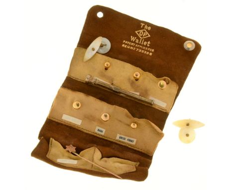 A 9CT GOLD STICK PIN, 45 MM L, A SET OF SIX GOLD DRESS STUDS, A BLOODSTONE SET GOLD TOOTHPICK, 55 MM L, 9.5G AND A PAIR OF MO