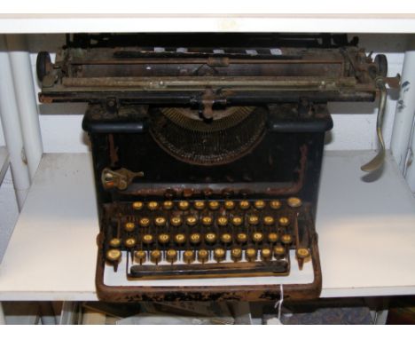 An old American typewriter 