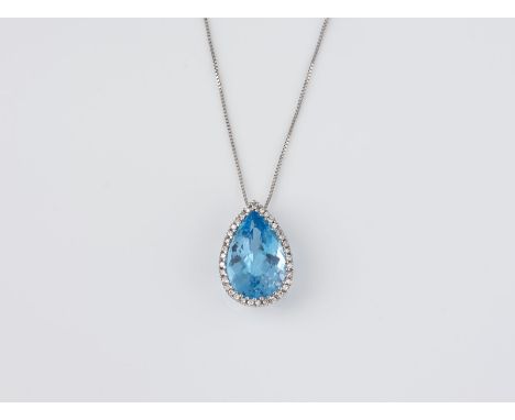 ANHÄNGER MIT KETTE Weißgold. Beide gest. 14 K. Ges.-Gew. zus. ca. 4,5 g. Anhänger 2,0 x 1,4 cm. Ein tropfenförmig facettierte
