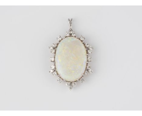 OPAL-ANHÄNGER MIT DIAMANTBESATZ Weißgold. 3,8 x 2,3 cm, Ges.-Gew. ca. 6,3 g. Gest. 750, Herstellersignet. Ein ovaler Opal, ca