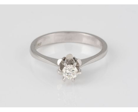 BRILLANT-RING Weißgold. Ringmaß ca. 55, Ges.-Gew. ca. 3,6 g. Geprüft 14 K. Ein Brillant, ca. 0,22 ct.