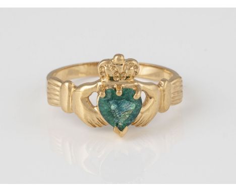 RING Gelbgold. Ringmaß ca. 53,5, Ges.-Gew. ca. 2,2 g. Gest. 14 K. Herzförmig facettierter Farbstein.