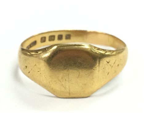 A gents 18ct gold ring size 2. 7.3G Postage category A