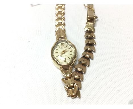 A vintage ladies 9ct gold watch. 14.11g