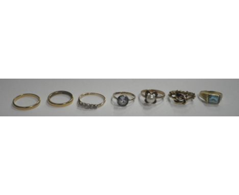 A COLLECTION OF RINGS, to include a five stone diamond ring on an 18ct yellow gold shank, ring size P