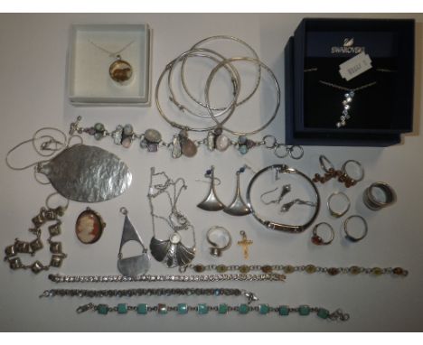 A COLLECTION OF JEWELLERY, to include a lady's Rotary wristwatch
