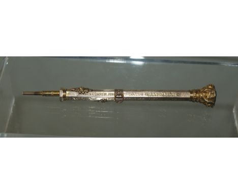 Victorian Tested 9ct Gold propelling pencil / pen with bloodstone finial, inscribed to John Elster from his loving grandparen
