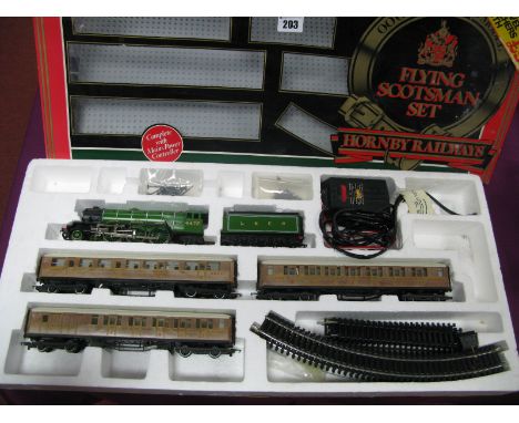 A Hornby "OO" Gauge Flying Scotsman Train Set, comprising of 4-6-2 Locomotive, R/No. 4472, 'Flying Scotsman', eight wheeled p