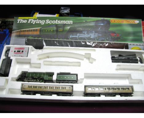 A Hornby "OO" Gauge Flying Scotsman Train Set, comprising of 4-6-0 locomotive and eight wheeled powered tender, 'Flying Scots
