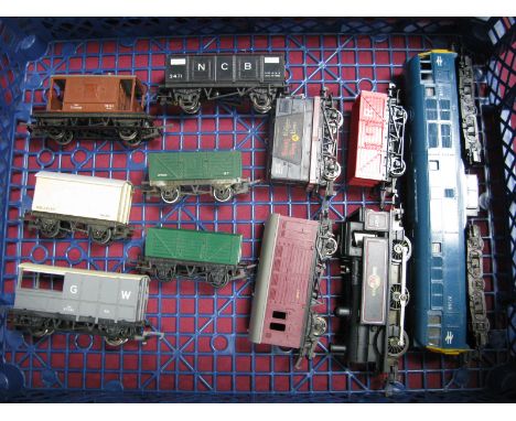 Two Triang 'OO' Gauge/4mm Locomotives, Ref R52 "Jinty" - Ref R357 class 31 diesel, B.R Blue R/No D5572, plus nine items Trian