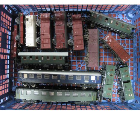 Quantity of 'HO' Gauge Items of Rolling Stock, by Roco, Kleinbalin, Fleischmann, etc, includes four DB Railway coaches, box v