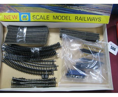 Graham Farish 'N' Gauge Ref No. NPS 1 G.E.R Passenger Set, comprising G.E.R Blue Tank Loco R/No. 372 (requires attention to r