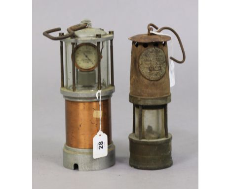 A vintage “W. R. Portable % co2 Indicator” by the International Gas Detectors Ltd. of Leeds in a steel &amp; copper case, 27c