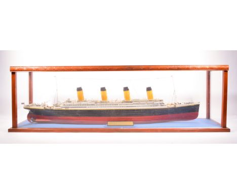 "LMS Titanic" large scale model, 120cm long, in case.