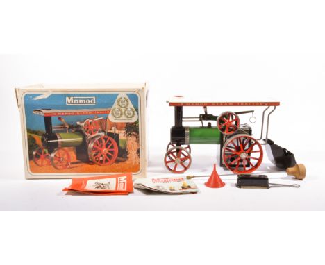 Mamod TE1a traction showmans engine, boxed.