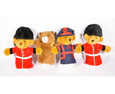 Merrythought hand puppets bears, (4).