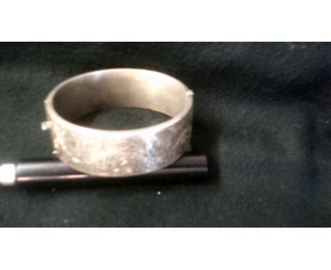Silver Bangle-Good quality silver bangle, hallmarked, Birmingham 1946