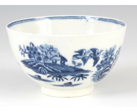 A SMALL 18TH CENTURY FENCE PATTERN BLUE AND WHITE FIRST PERIOD WORCESTER BOWL 4.5cm high 7.5cm diameter.