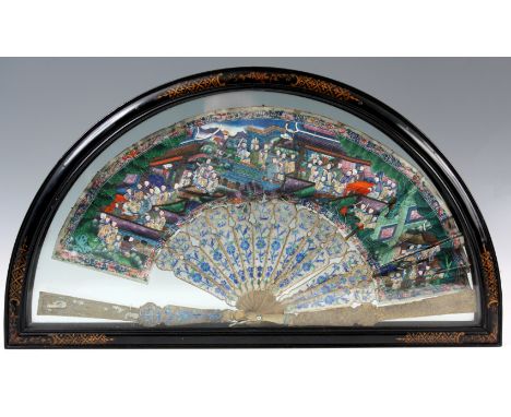 A 19th CENTURY QUING DYNASTY CHINESE SILVER GILT FILIGREE AND ENAMEL 1000 FACES FAN mounted in lacquered moulded glazed frame