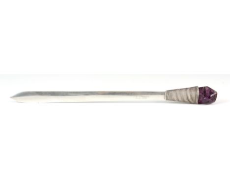 A RARE SILVER AND AMETHYST PAPER KNIFE WITH ROYAL AND EQUESTRIAN INTEREST the blade with engraved inscription &ldquo;Presente