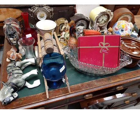 A mid 20th century Smiths mantel clock with bakelite case, together with other mantel clocks, ceramics, glass and other items