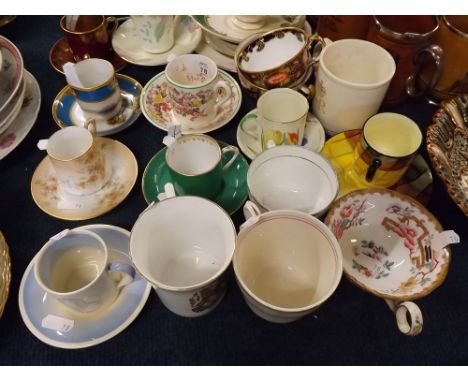 Group containing assorted coffee cans, and tea cups and saucers comprising a Noritake decorative painted cup and saucer, Crow