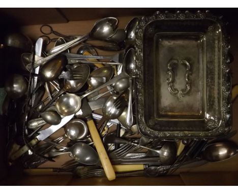 Box: mixed lot of silver plated flatware, to include ladle, silver plated rectangular fruit basket with swing handle etc (qty