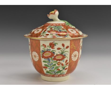 A Worcester Scarlet Japan pattern sucrier and cover, alternating with mons, flowers and foliage, domed cover, flower finial, 