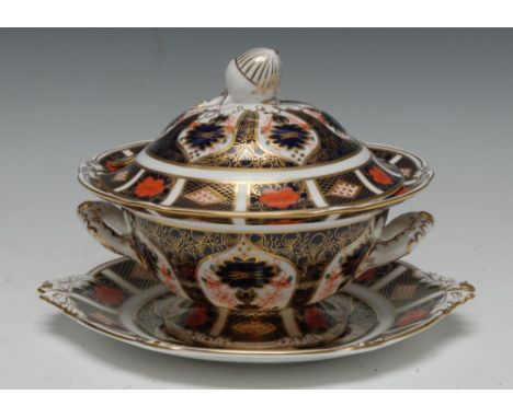 A Royal Crown Derby 1128 pattern sauce tureen, cover and stand, 17.5cm diam, acorn finial, printed mark Condition Report: Lot