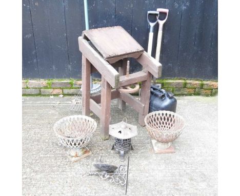 A wooden barrel stand, together with garden items, to include tools