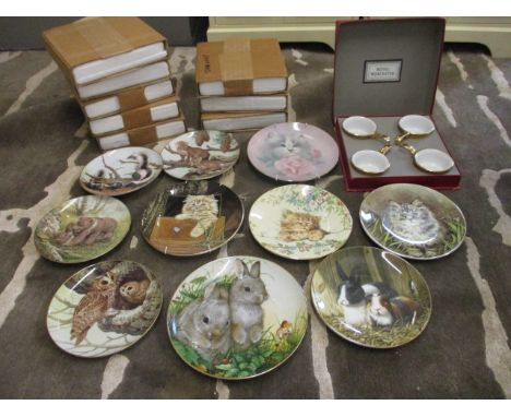 A collection of eighteen collectors plates to include Blushing Beauties by Bob Harrison, together with Royal Worcester hot ch