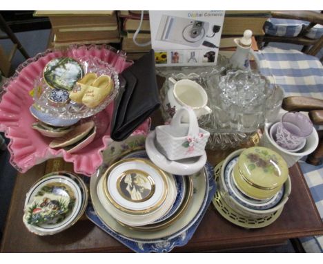 Mixed ceramics and glassware to include a pink opal cased Stourbridge bowl, Gerald Swan designed limited edition collectors p