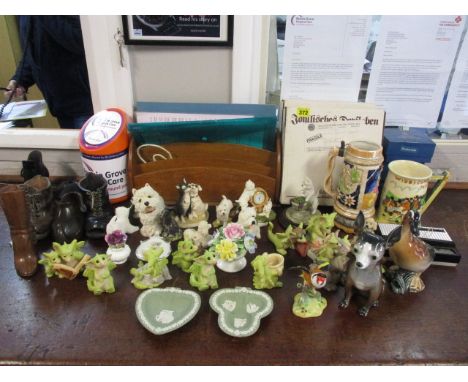 A mixed lot to include Bradford Exchange plates, boxed Royal Worcester, Gama figures, pocket dragons and other items