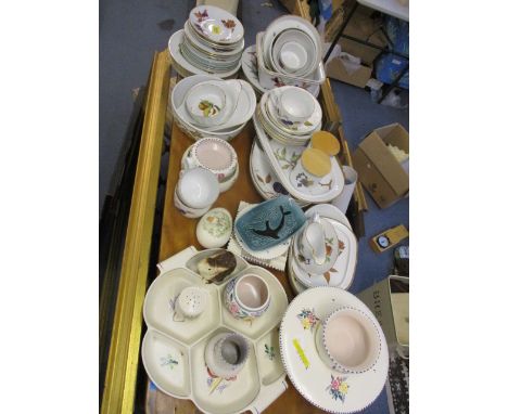 Mixed poole and Royal Worcester Evesham china