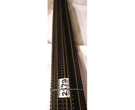 Approximately twenty five yard lengths of Peco nickel flexi track, mostly in good used condition. P&amp;P Group 2 (£18+VAT fo