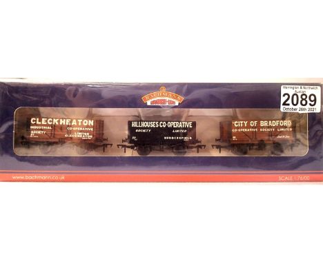 Bachmann 37-075N set of three Northern Co-Op private owner wagons, National Railway Museum exclusive, in very near mint condi