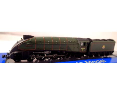 Dapol N gauge Class A4 Seagull, 60033, Green, Early Crest, in excellent condition, boxed. P&amp;P Group 1 (£14+VAT for the fi