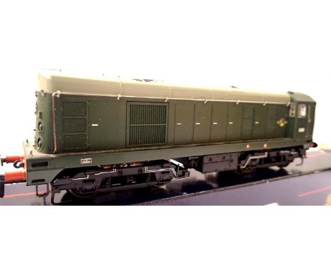Bachmann 32-027 Class 20, D8000 BR Green, Late Crest, in excellent to very near near mint condition, box good, no detail or p