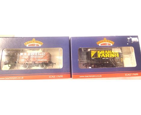 Two Bachmann wagons - 38-180K Graham Farish Anniversary, 37-2011K W.R. Davies &amp; Co both in very near mint condition, Coll