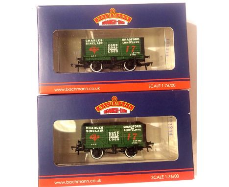 Two Bachman 37-101 R seven plank wagon, Charles Sinclair coal and coke Frizinghall exclusives, in very near mint condition, b