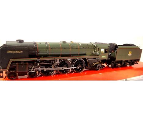 Hornby Britannia Class 70051, Firth of Forth, BR Green, Early Crest, requires attention body loose on chassis, missing buffer